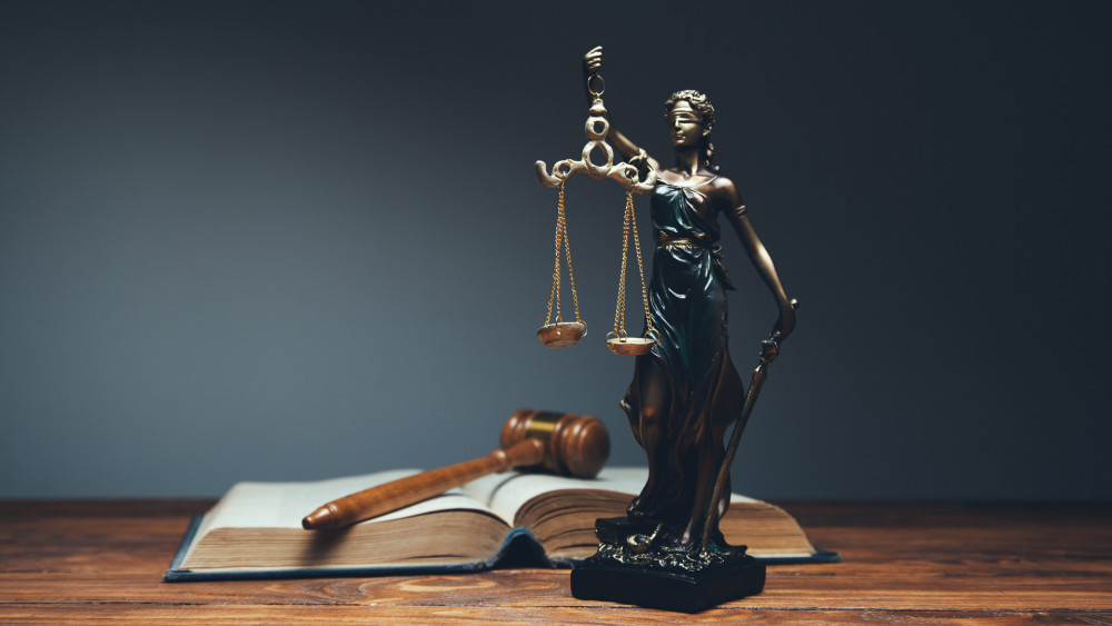 Jak właściciel mieszkania może skutecznie zabezpieczyć się przed nieuczciwym lokatorem? Dowiedz się, czym jest najem okazjonalny i jak go prawidłowo stosować.